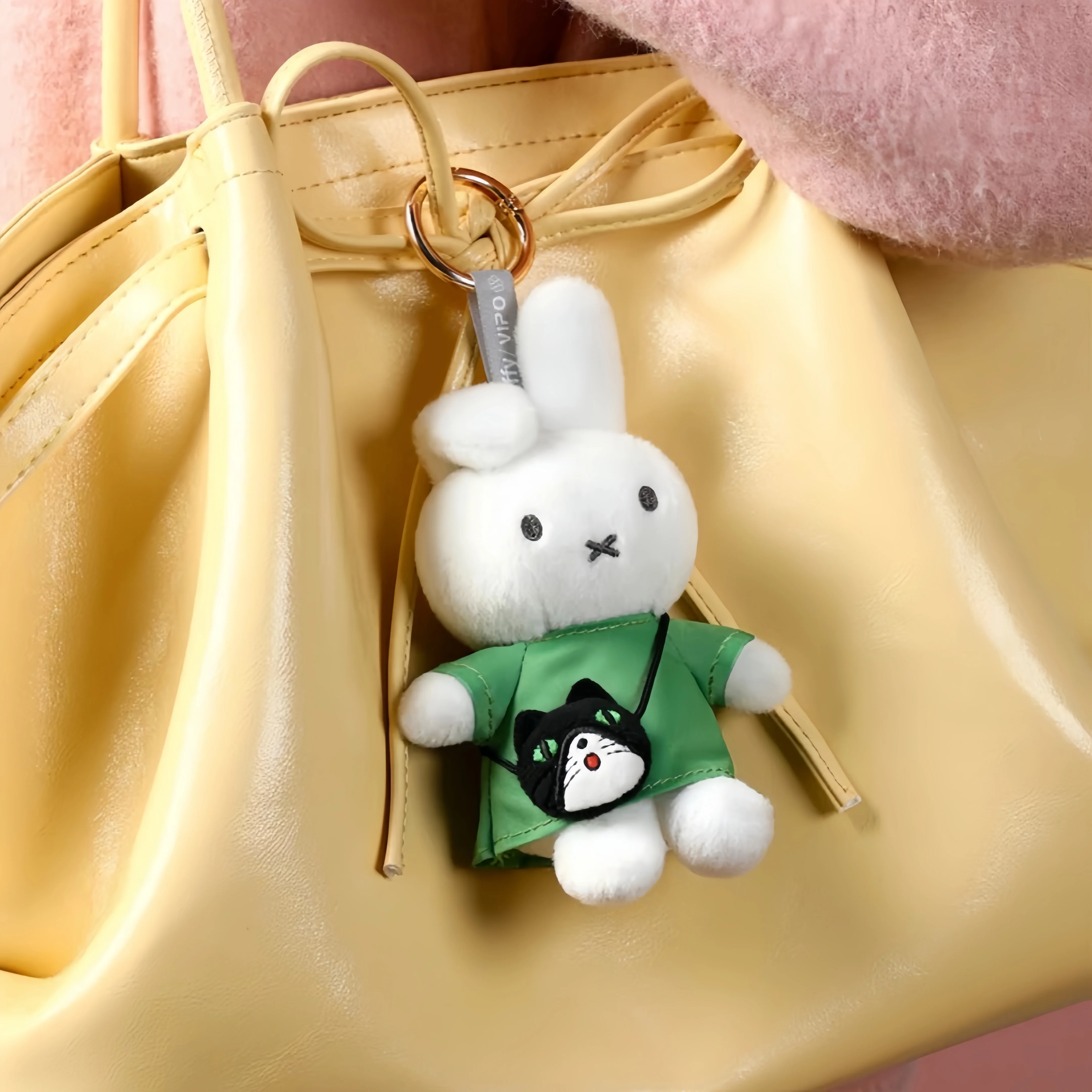 Echte Miffy Mysterious Box Travel Series Blind Box Schlüsselanhänger Puppenspielzeug Ornament Weihnachtsgeschenk Spielzeug