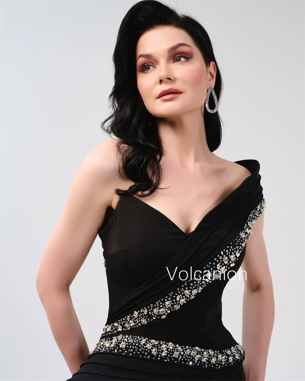 Sukienki na zamówienie w stylu chińskim, plisowane, z cekinami, o kroju trąbki, z jednym ramieniem, długie, na specjalne okazje, wieczorowe, wykwintne.