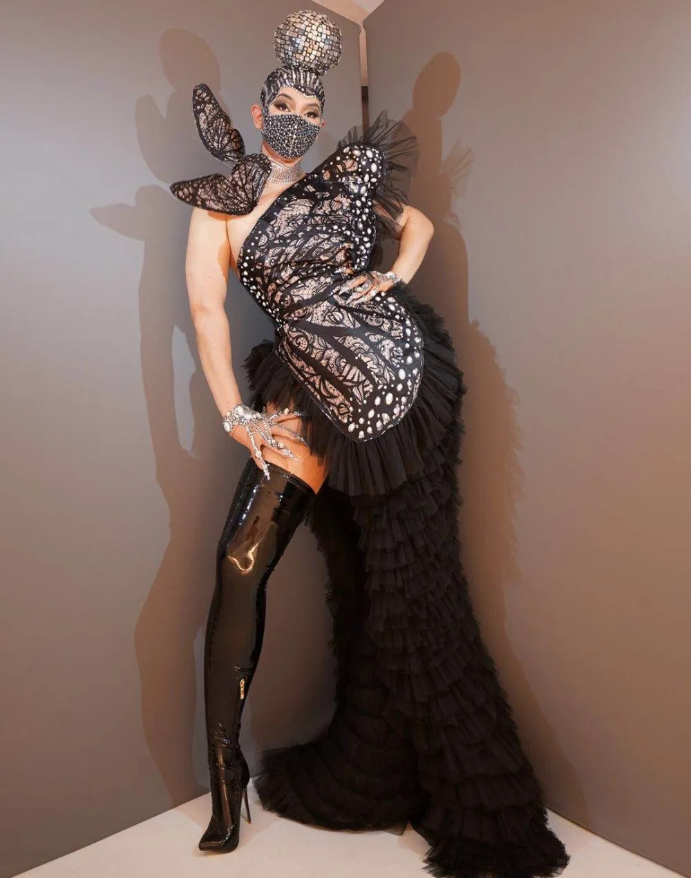 

Sexy New Black Pearl Butterfly Tailing Skirt Fashion Women Singer Party Show Stage Wear Nightclub Dancer Performance Costume