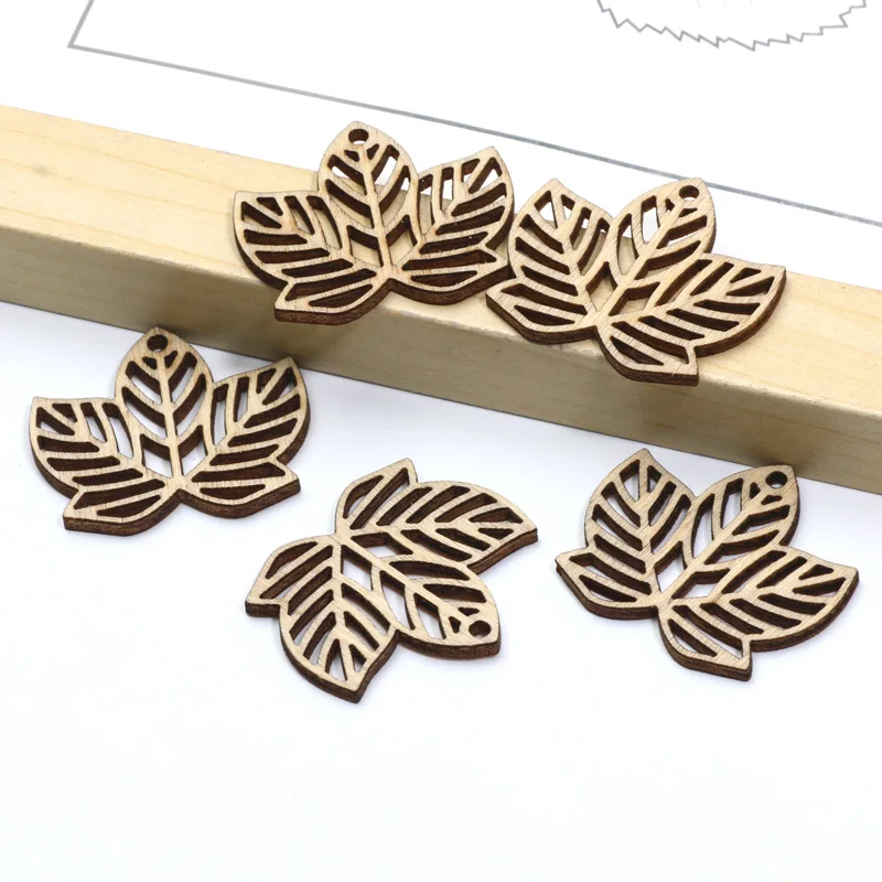 10 szt. Niedokończony drewniany liść klonowy DIY Scrapbooking ozdobny dekoracja domowa akcesoria do rękodzieła 31x36mm