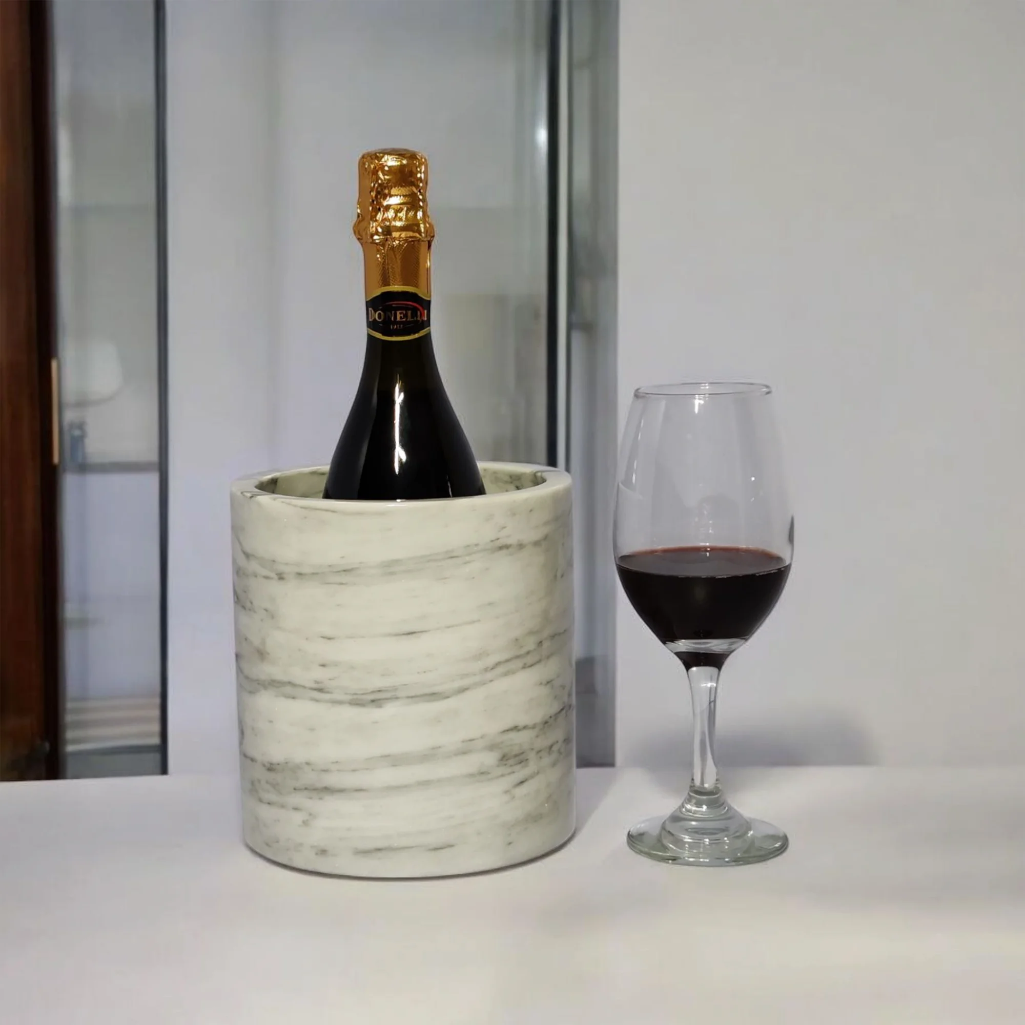 Refroidisseur de vin en marbre élégant et minimaliste pour refroidir les boissons