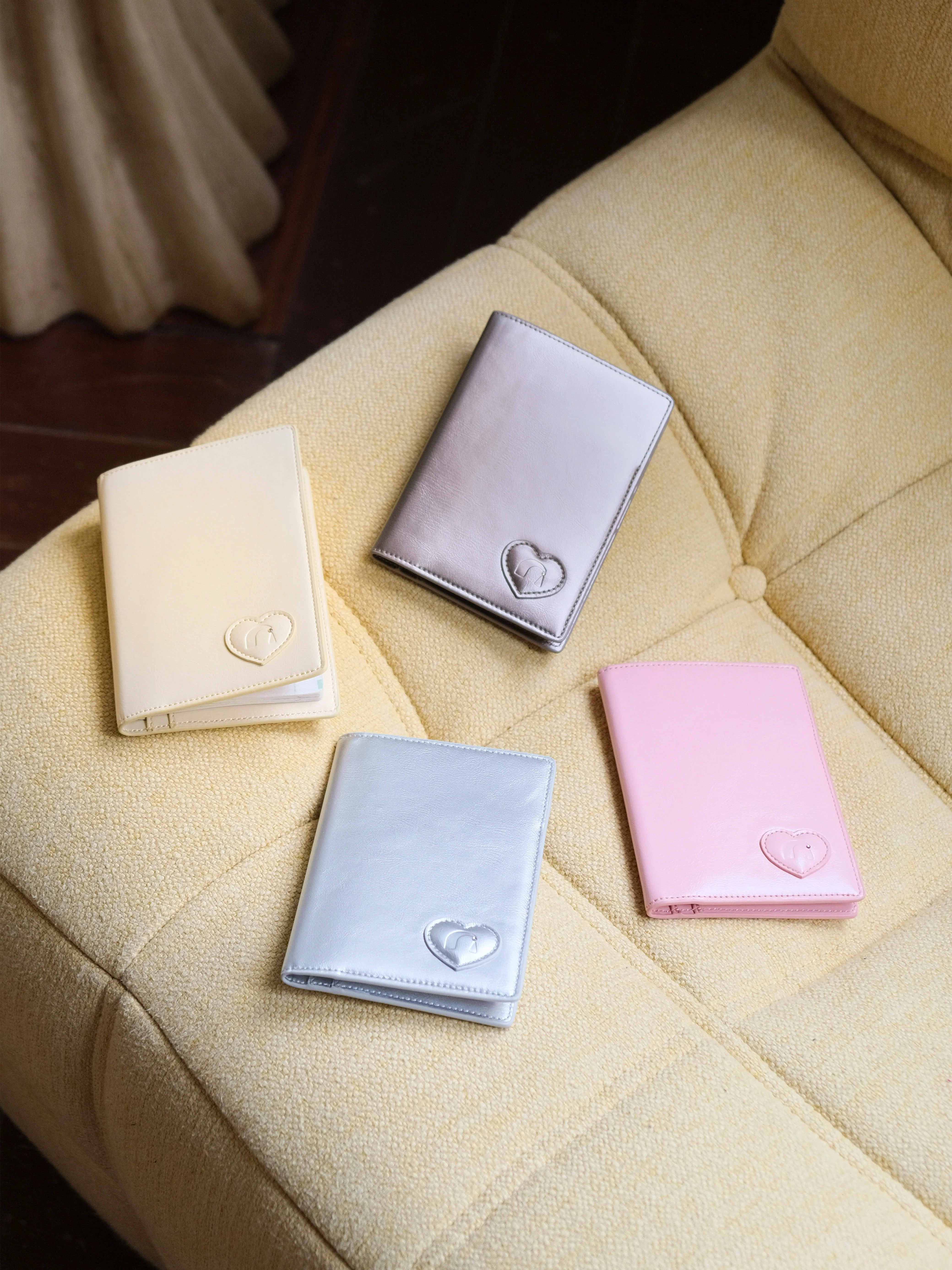 Passport Wallet Tra… - image