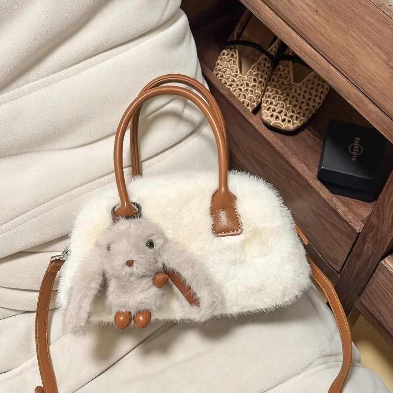 

Winter 2025 new fluffy women's bag, casual versatile large-capacity tote bag, textured faux fur shoulder bag.