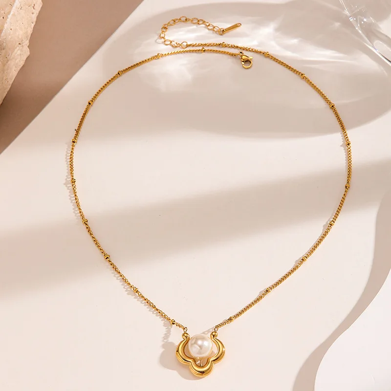 中国風の幸運の縁起の良い雲真珠ペンダントネックレス女性のため - Charm Necklace Dainty のレビューと価格