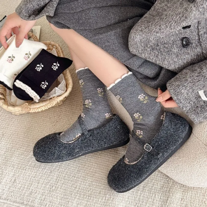 Ladies Korean Cute Floral Thickened Warm Mid Tube Socks Kawaii Sweet Simple Versatile Comfort Casual Winter Socks For Girls