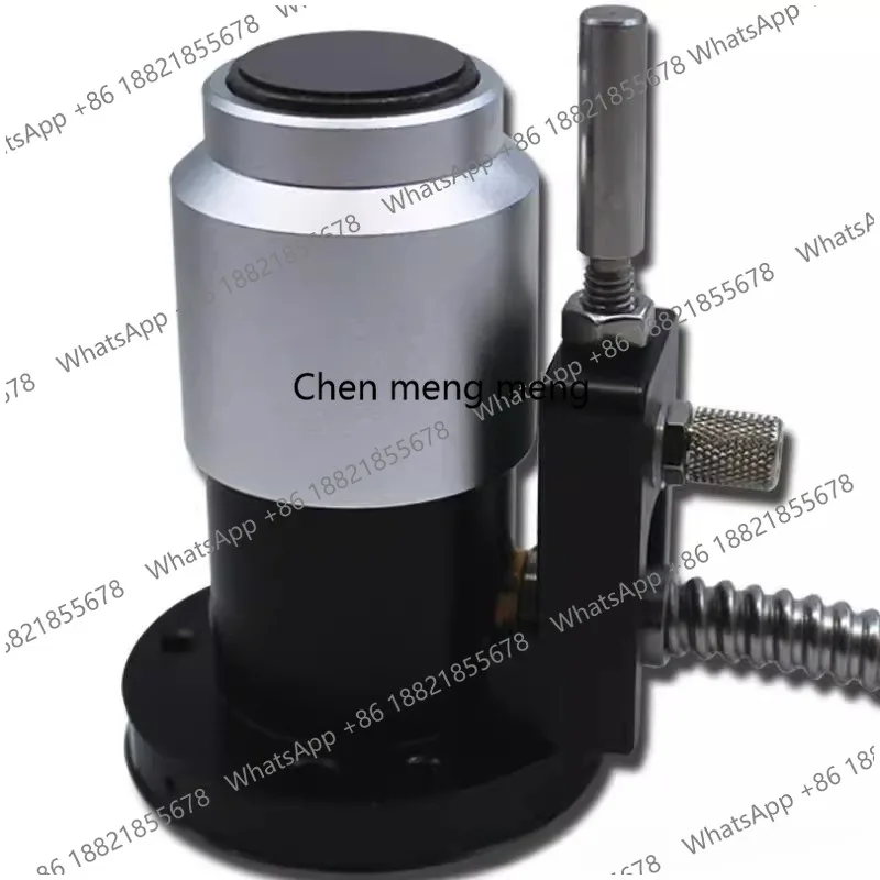 Automatic cutter engraving and milling machine numerical control machining center, cutter Z axis