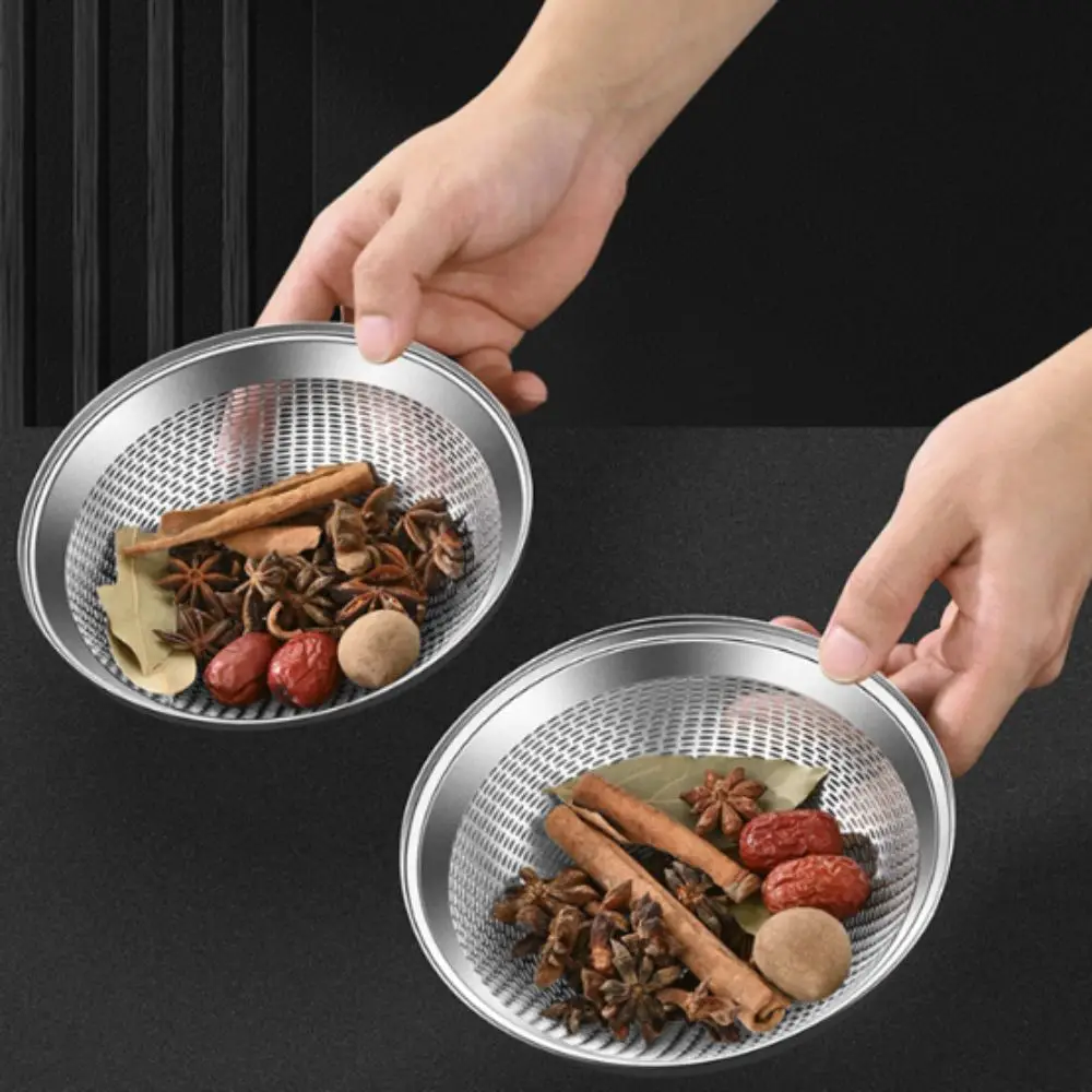 304 Stainless Steel Kitchen Spice Filter Ball Flying Saucer Shape Built-in Clasp Spice Strainer Round Chain Hook Design