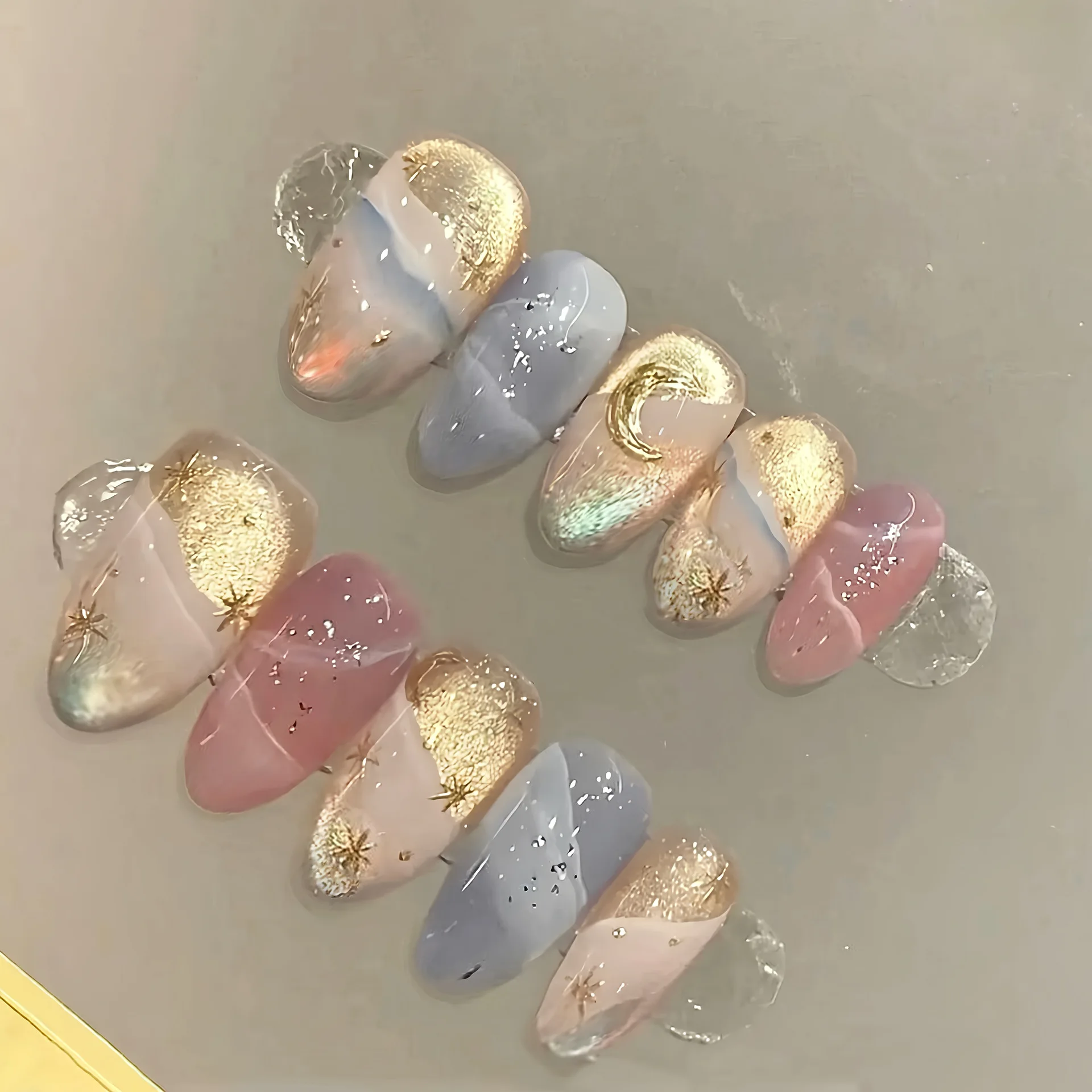 

24pcs Rainbow Full Cover Nail Art Simple Sweet Smudge Design Almond Fake Nails Finished Star Moon False Nail Press on Nails Tips