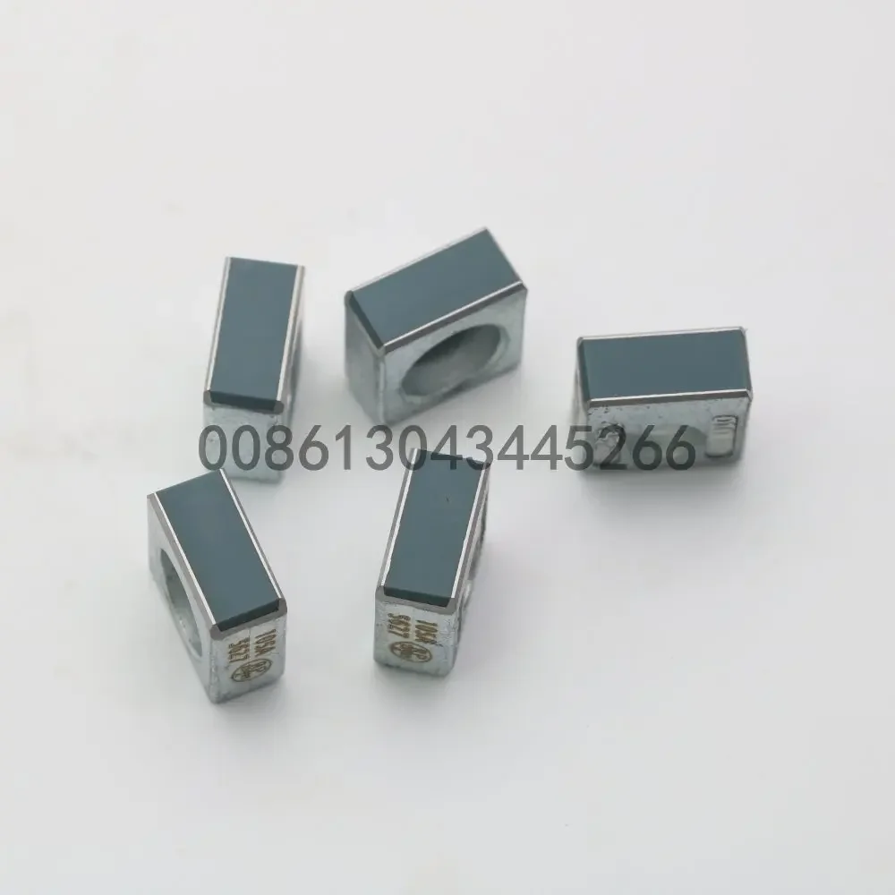 

21 Piece/Lot Best Quality Man Roland RVK3B OB Gripper Pad Code 105A5627 010U2252