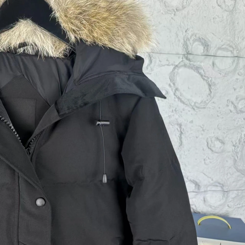 2025 العلامة التجارية الفاخرة شتاء دافئ عادية المرأة أسفل معاطف السترة القطن الصلبة كبيرة الحجم الإناث لينة سميكة البخاخ مصمم السترات