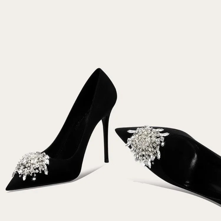 حذاء مرتفع فرنسي بكعب منخفض بتصميم متخصص للنساء مع شرابات وأحجار الراين وأطراف مدببة وكعب رفيع، وهو مثير #2