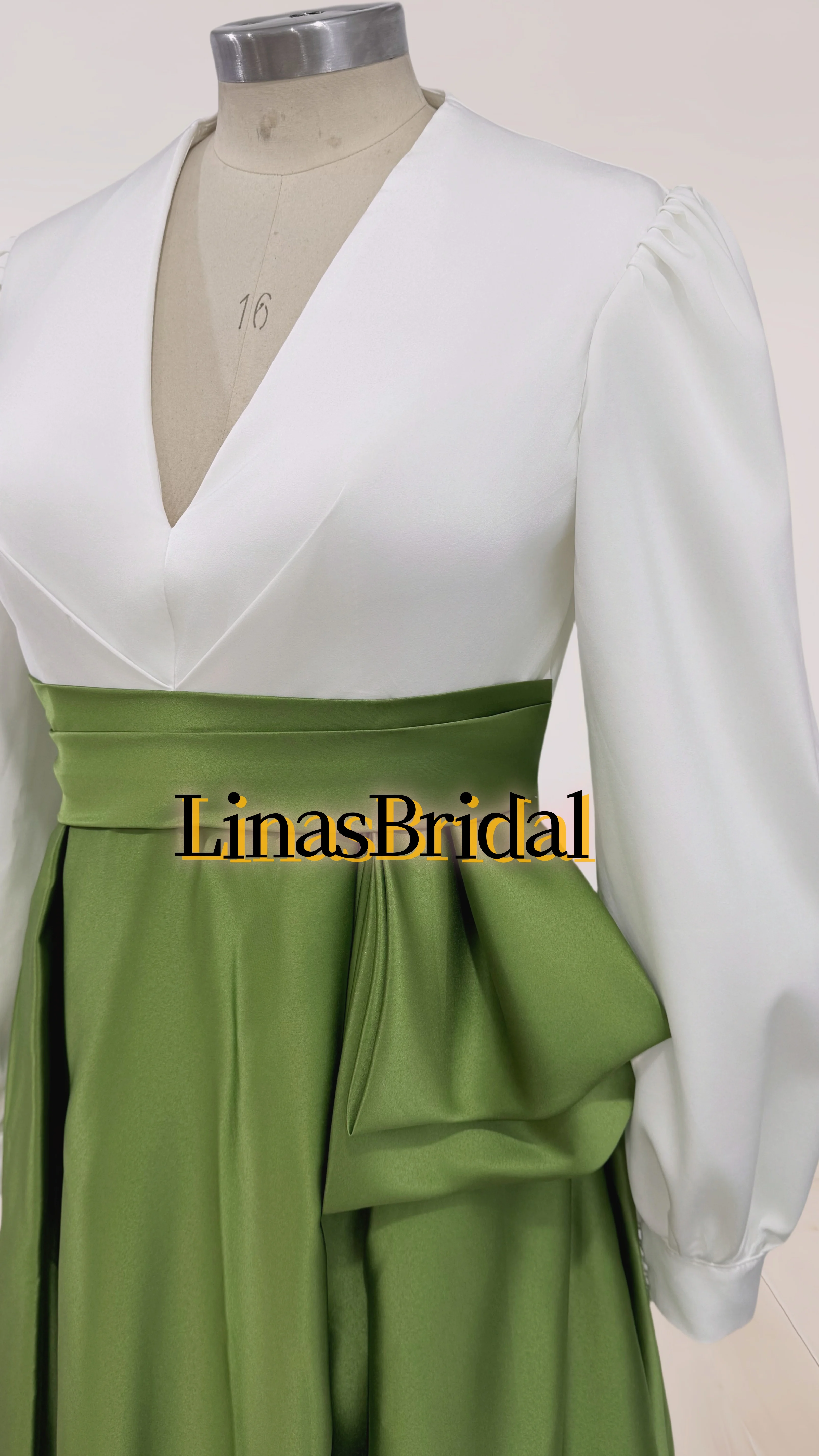 A-Line Evening Gown Elegant Dress Formal Wedding Guest Long Sleeve V Neck Satin with Pleats Split Front 2024