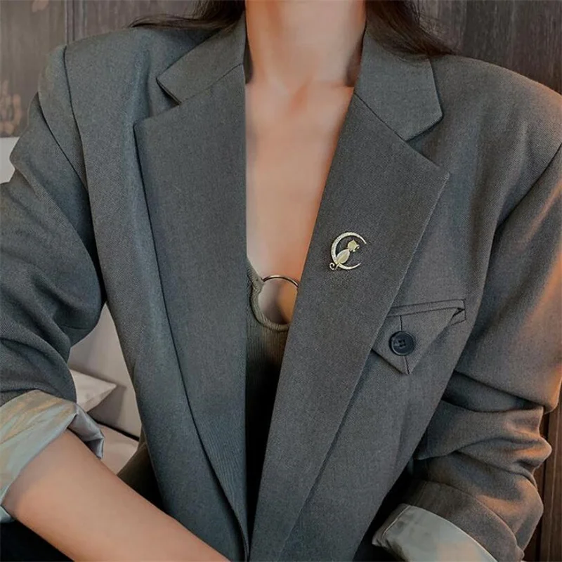 Elegant Rhinestone Fashion Cat Cute Brooch For Women Luxury Anti-glare Accessories Brooches Opal Clothing Wedding Party Pins