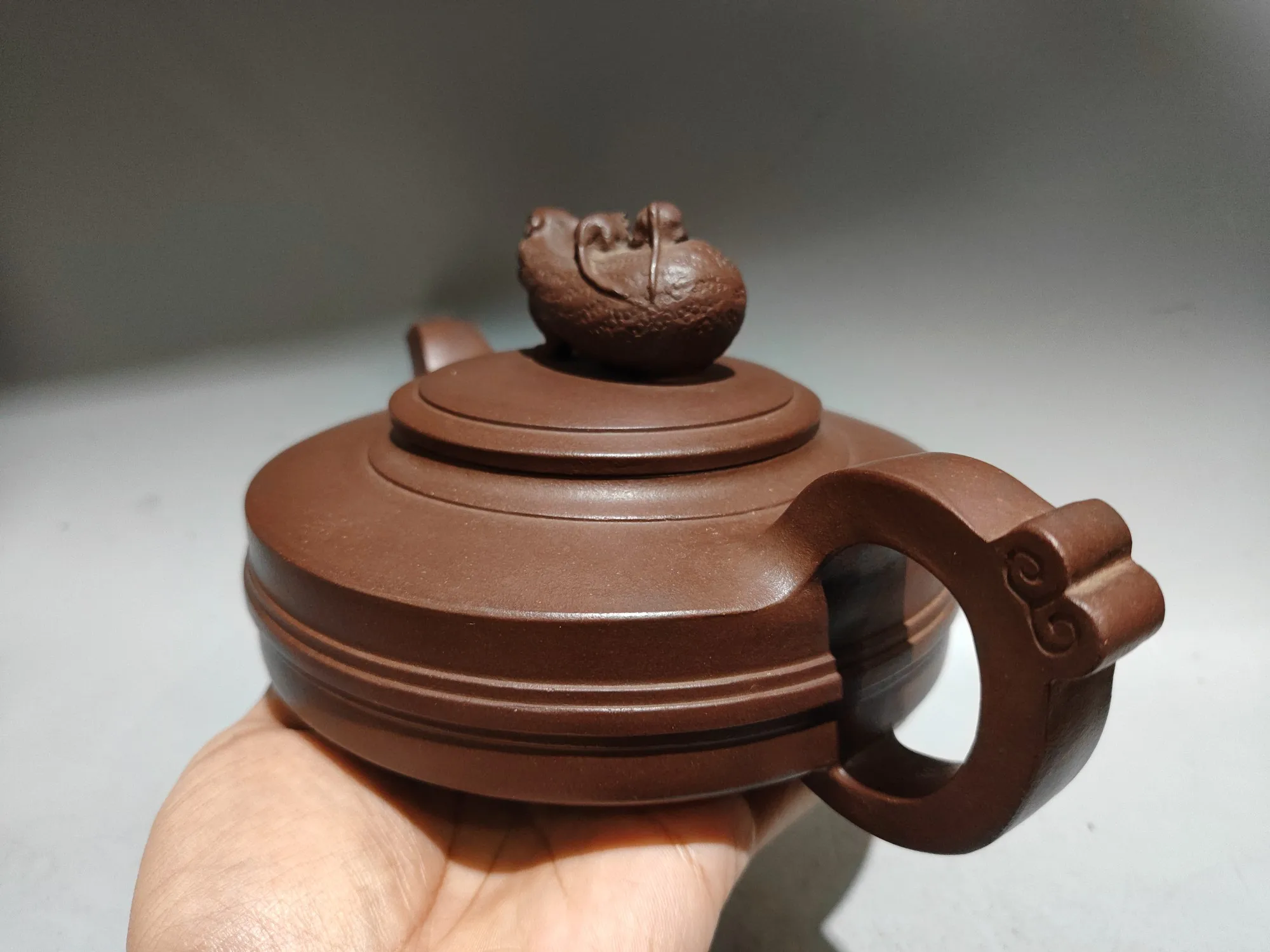 Yixing Purple Clay Teapot Old Purple Mud Rui Shu Yun Cai Mouse statue cover Ruyi handle pot Kettle Teapot Flagon Ornaments