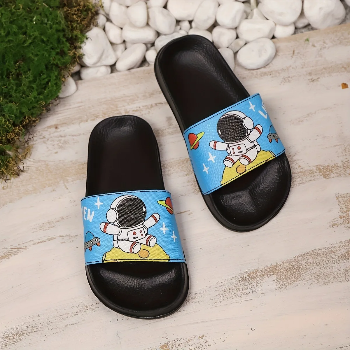 

Children's Astronaut Cartoon Slippers, Lightweight Eva Sole for Boys and Girls, Black with Colorful Football Design, Suitable for Home, Outdoor Beach Shoes, All Seasons