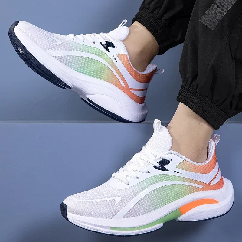 Scarpe sportive casual da uomo Scarpe da corsa antiscivolo per esterni traspiranti in mesh Scarpe da ginnastica da basket da uomo leggere e versatili con piastra in carbonio