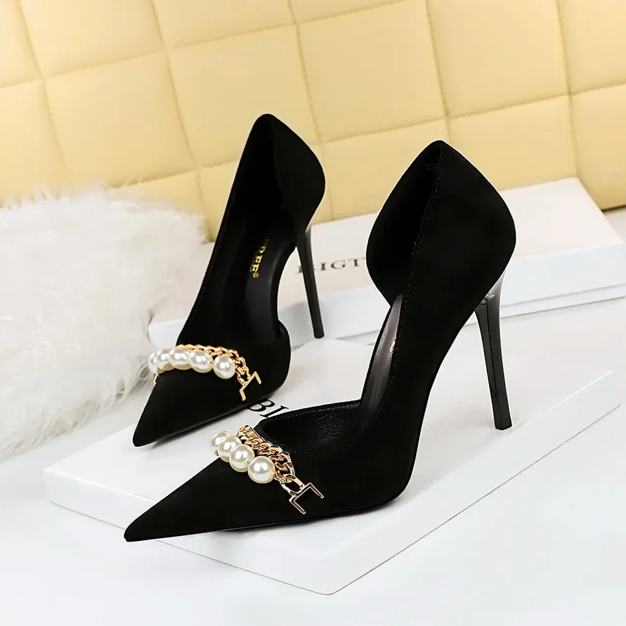 

2025 Spring Sexy Women Shoes High Heel New Brand Stiletto Metal Chain Beading Wedding Pumps Luxury High Heels Party Casual Shoes