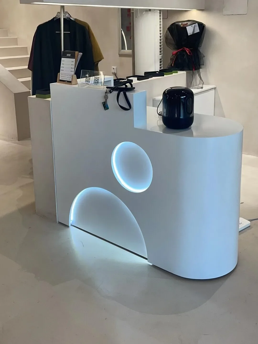 صفحة الخروج عداد متجر الملابس بار متجر بسيط حديث صالون تجميل صغير المشاهير الإنترنت مكتب استقبال بسيط د