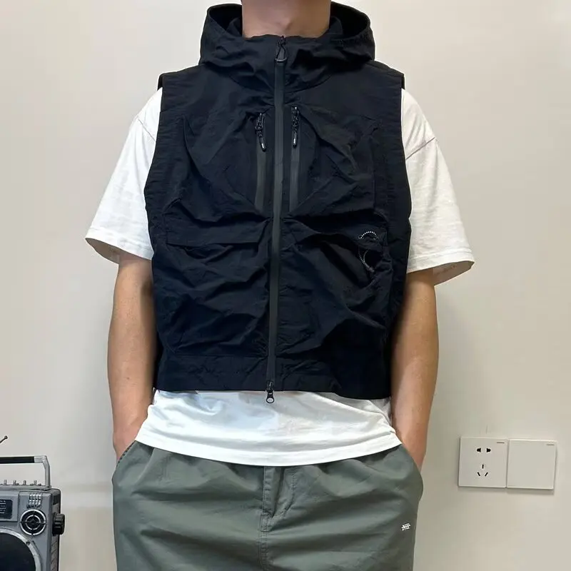 Japanese new outdoor mountain functional charging vest waterproof fishing multiple pocket short vest men's half body ins trend image 3
