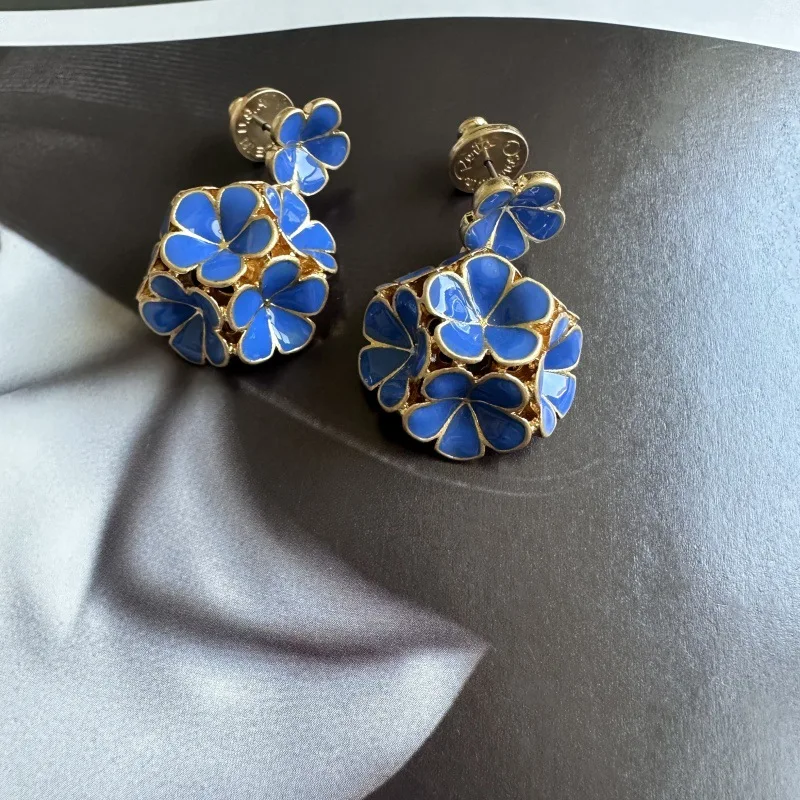 Fashion Jewelry Hydrangea Multi-color Stud Earrings Suitable for Women Banquets Unique Design,7 Colors Optional