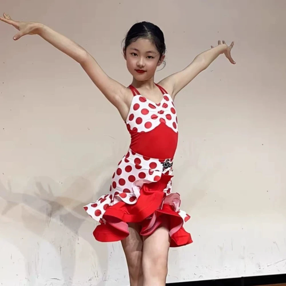 

Новый весенне-летний костюм для латиноамериканских танцев, красный в горошек, профессиональный комплект для тренировок и выступлений для девочек и детей.