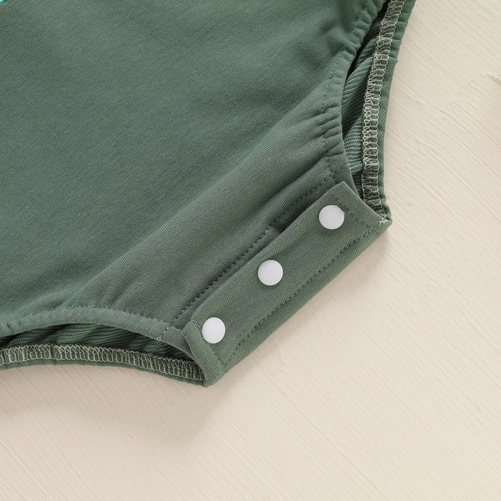 بدلة قفز غير رسمية للأطفال حديثي الولادة لخريف 2026 بأكمام طويلة ورقبة مستديرة ومطرزة لمحكمة الجولف