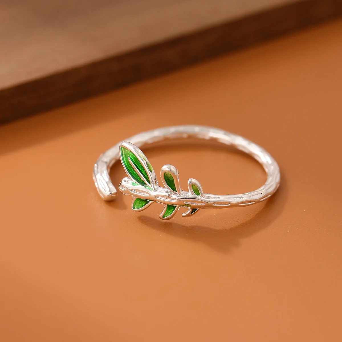 

New Literary Personality Fashion 925 Sterling Silver Jewelry Green Epoxy Leaf Natural Leaves Opening Rings R358