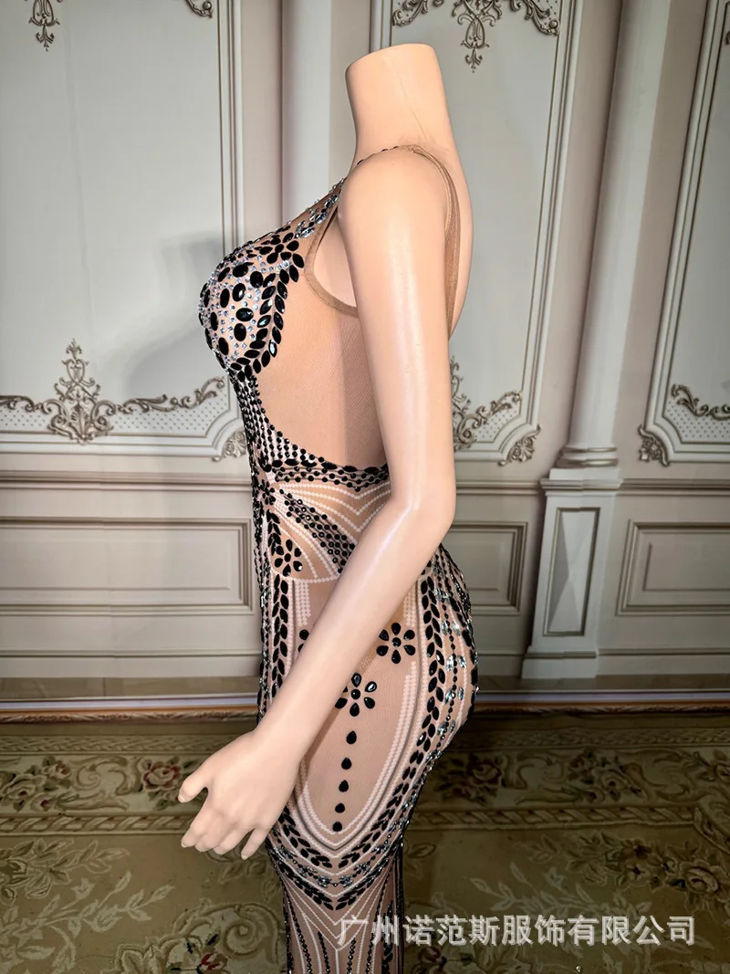 فستان مثير شبكي أسود شفاف على الورك ملابس للكبار نموذج المنصة ملابس نسائية لأداء الحفلات فيستدوس دي فيستا لوكسو