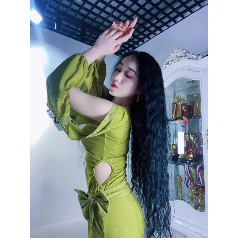 op maat gemaakt buikdanskostuum fluorescerend poeder gewaad boog hoofdband riem Oostelijke dans baladi conservatieve volksgewaden