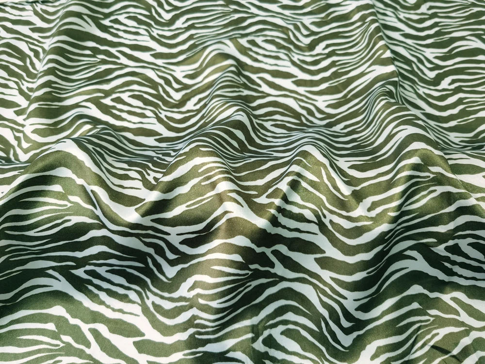 1 Meter x 1,48 Meter gestreifter Zebra-Satin-Druckstoff, weiches Futter – Detail 17