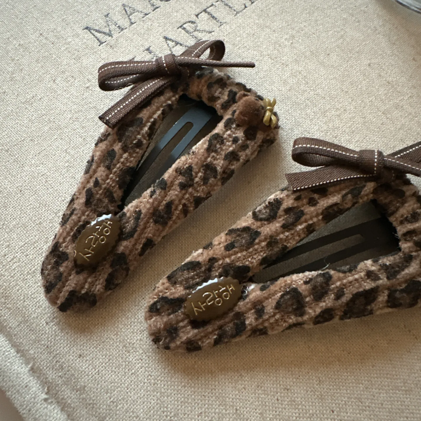

Hair Clip with Velvet Leopard Print Bow Bear Korean Style Autumn Winter Small Duckbill Non Slip for Women Side Bangs Elegant