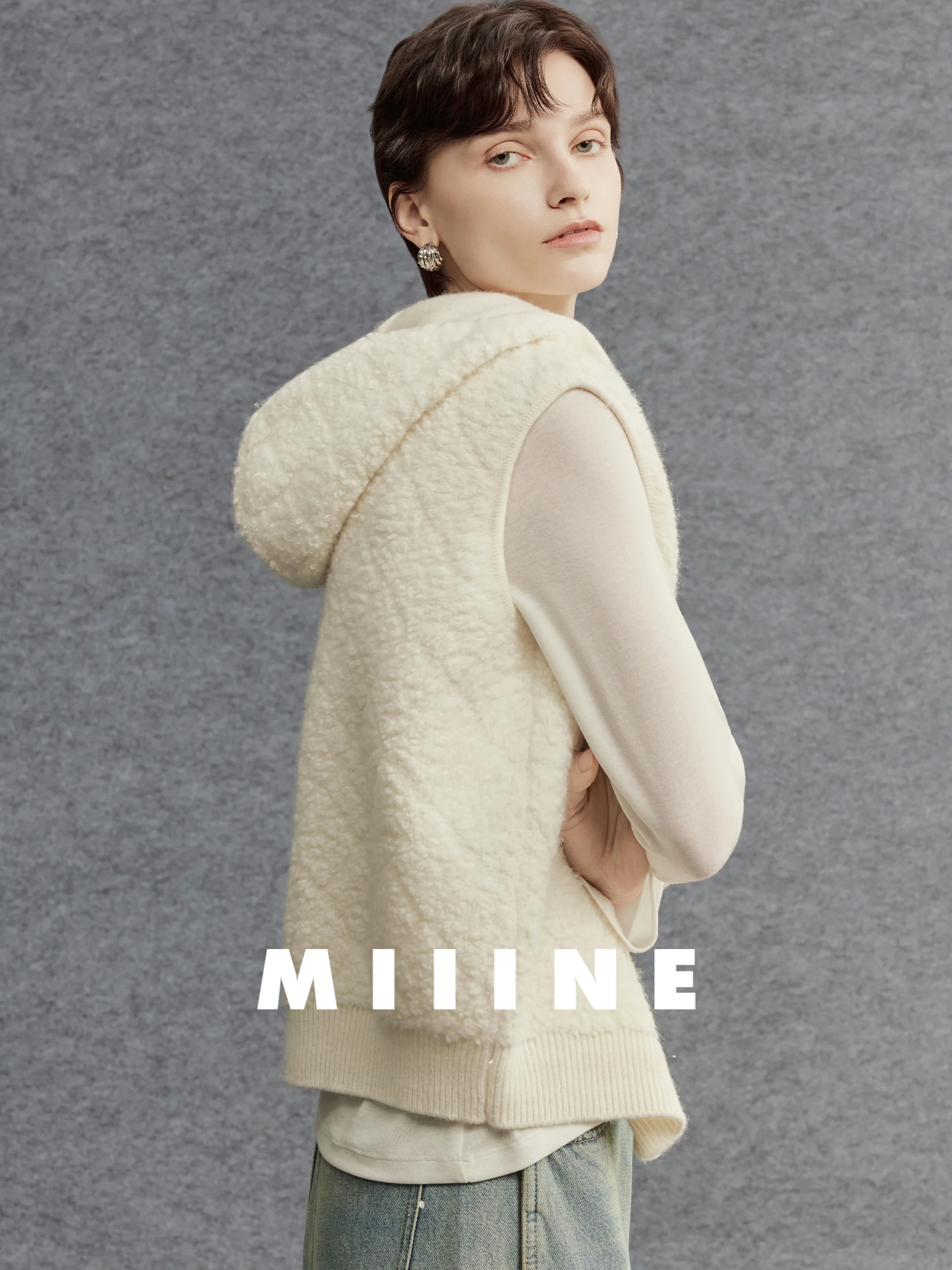 

Miiine Full Wool Hooded Zipper Vest Lazy Diamond Pattern Lamb Fur Vest Layering Vest Girl's Short Length Winter Fashion