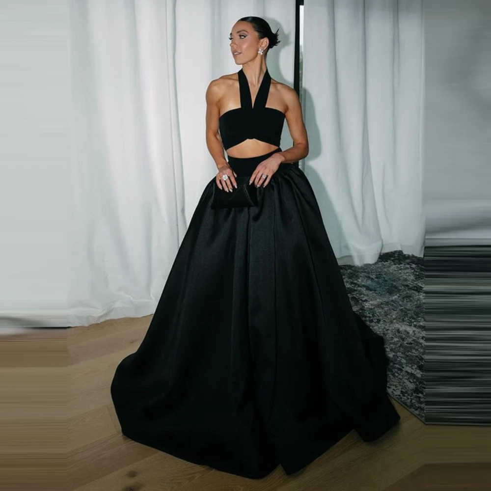 

Золотая макси-юбка с высокой талией и карманами. Толстая шелковая атласная трапециевидная юбка длиной до пола. Длинная вечерняя юбка. Женские юбки на заказ.