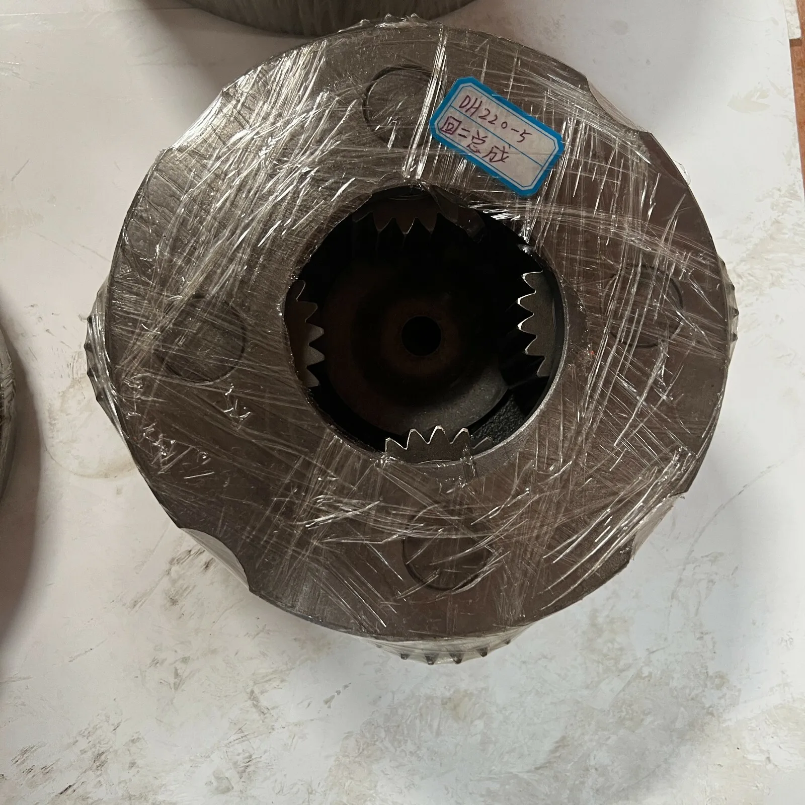 K9006811 CARRIER ASSY 2ND DX225 DX210 DH220-5 SOLAR 220LC-V SWING REDUCTION