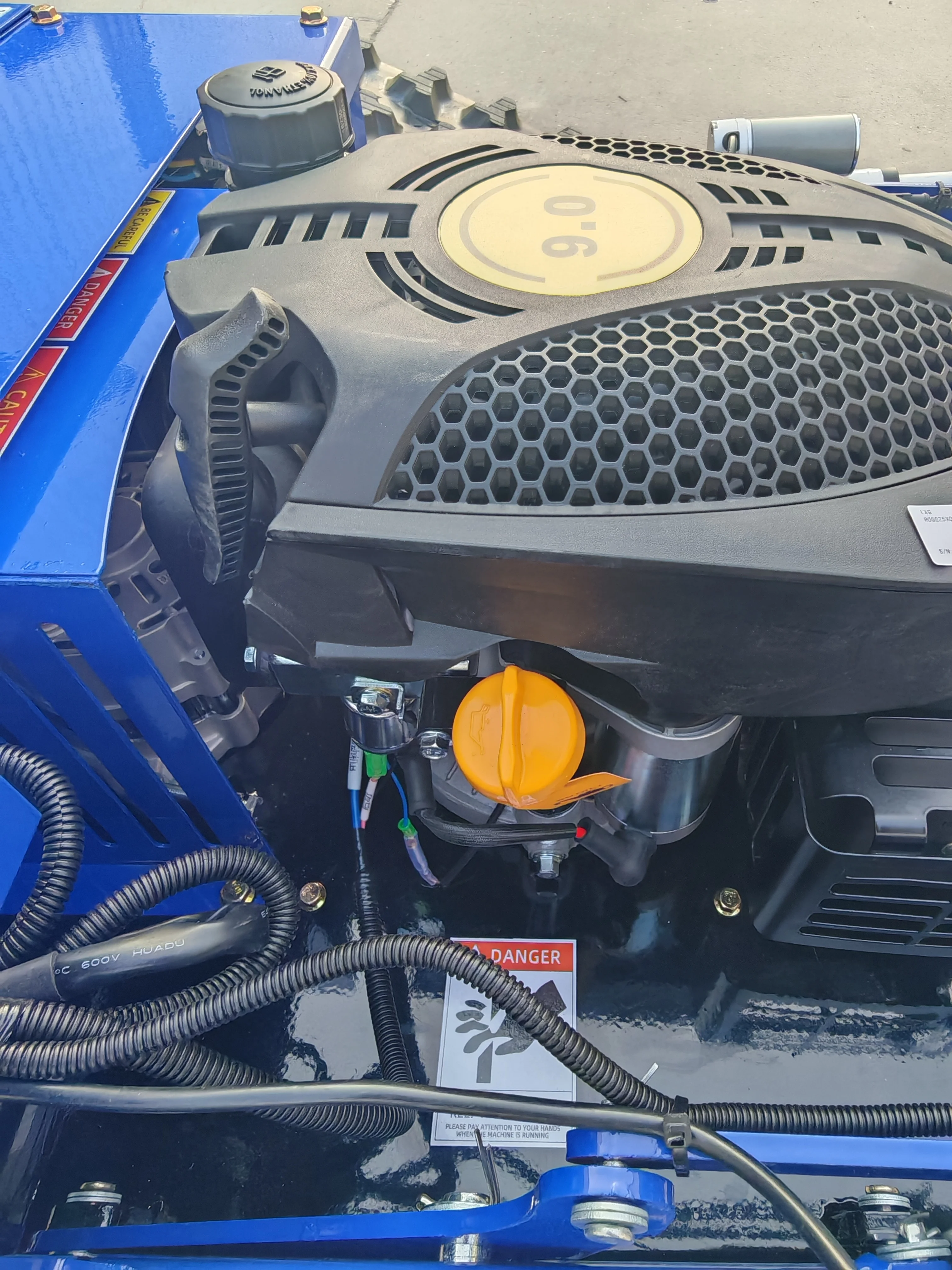 Customized remote-controlled lawn mower multifunctional equipment can be equipped with snow shovel storage rack, etc view 4