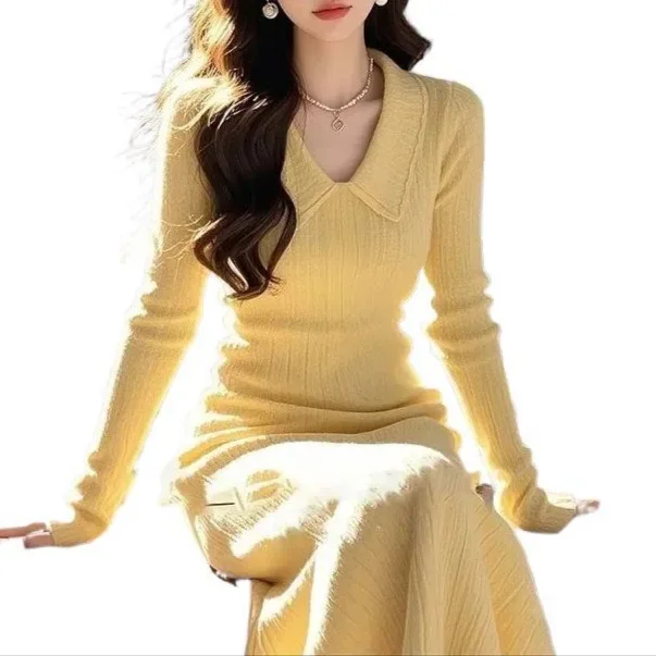 Novo vestido amarelo de malha de manga comprida feminino outono inverno camada base vestido longo gola quadrada saia na altura do joelho