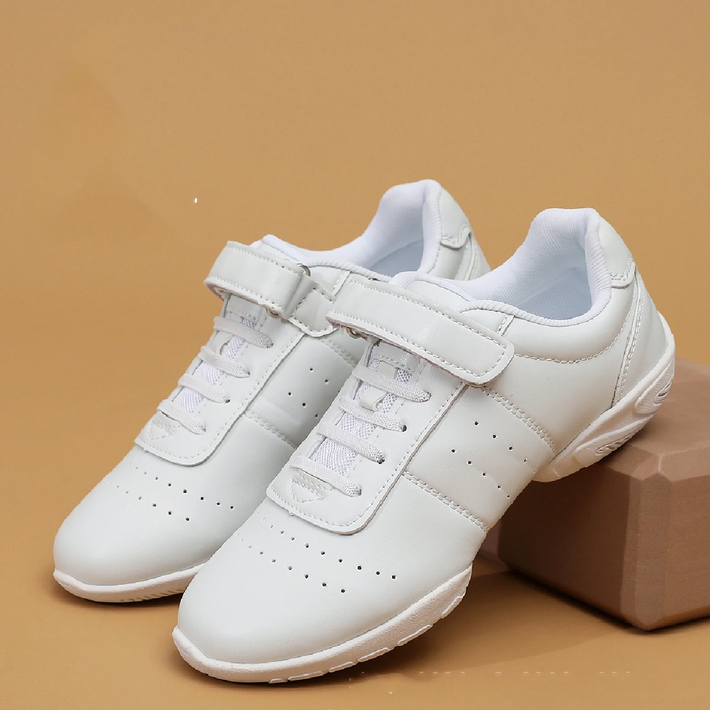 White Low Heeled Women's Dance Shoes Soft Soles Soft Comfortable Lightweight Dance Shoes Velcro Lace Up Dance Shoes New Style