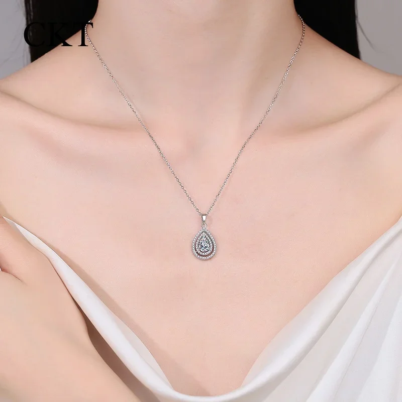 Hollow Design PT950 Platinum Sparkly Water Drop Pendants 1 CT Real Moissanite D Color Diamond Necklaces for Women Wedding Party