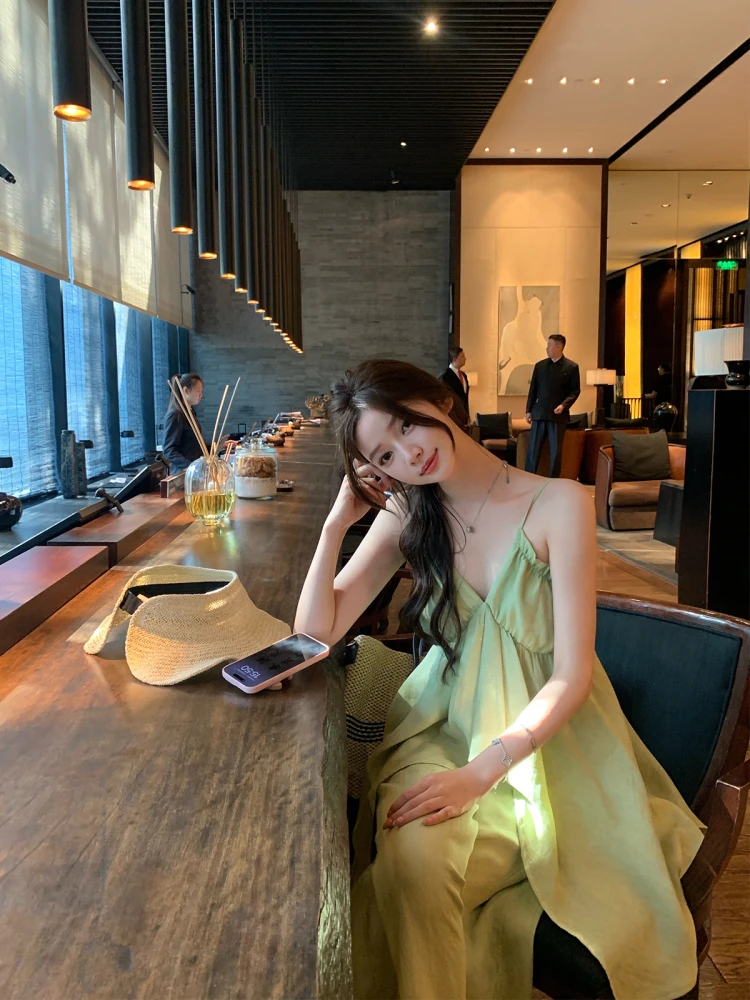 

Летний новый комплект Jianna Chen NNS: модный льняной костюм с асимметричным V-образным вырезом и брюками на бретелях для женщин