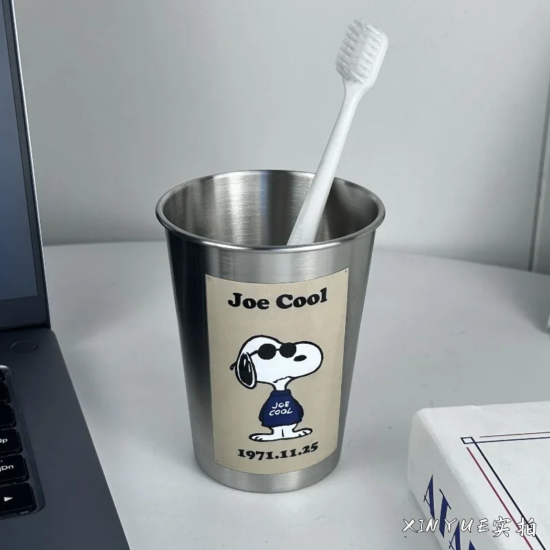 Tazza per collutorio in acciaio inossidabile con personaggio anime creativo alla moda Snoopy, tazza per spazzolino da denti personalizzata di alto valore per coppia di cartoni animati.