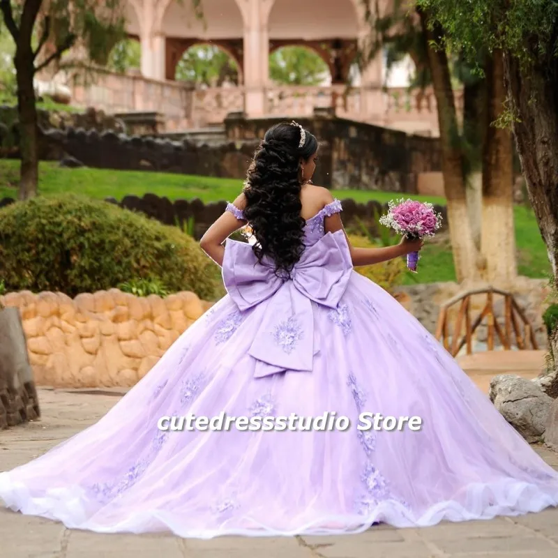 Lilac Elegant Quinceanera ชุดกับโบว์3D ดอกไม้ Applique เม็กซิกัน XV สาวชุด Vestidos De 15ปี