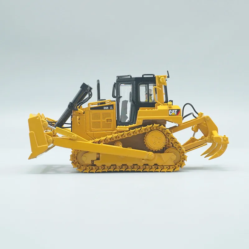 DM Diecast 1/50 Schaal Caterpillar D6R XL Auto Model Kat Spelen Voertuigen Legering Techniek Voertuig Speelgoed voor Jongens Originele Doos Gift