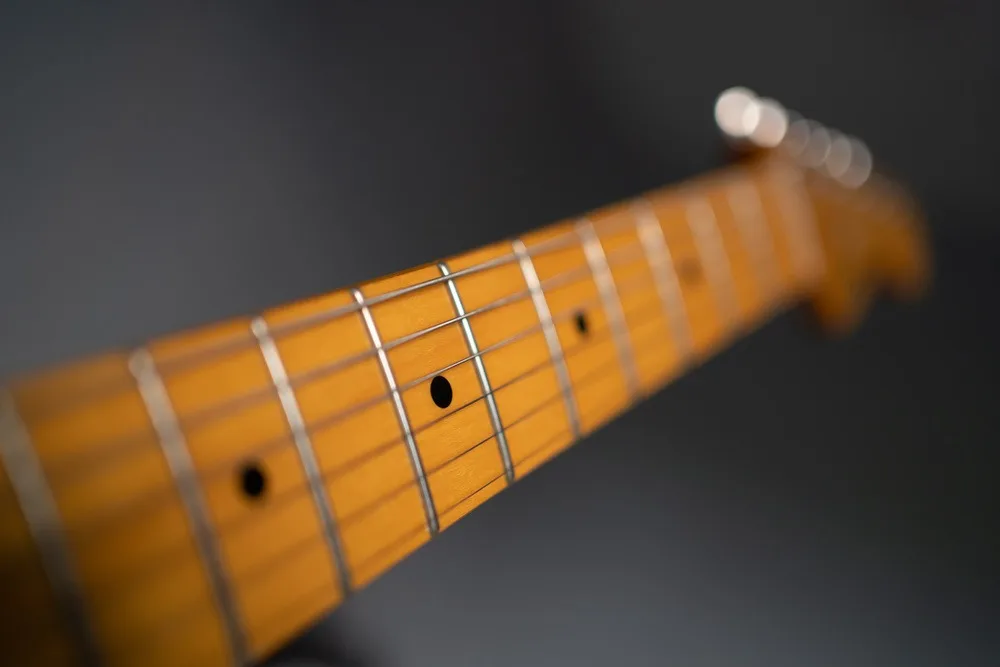 

Классический винтажный гриф для гитары ST, канадский клен, глянцевое покрытие теплого желтого цвета, 21 лад, накладка из палисандра