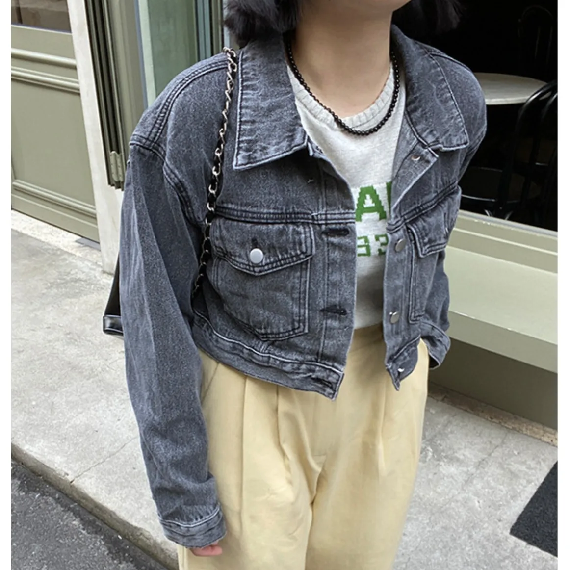 

Retro Loose Fit Women's Denim Jaet Chic Stand Collar ort Sle Faionable Waed ey Versatile Casual Top for Ladies