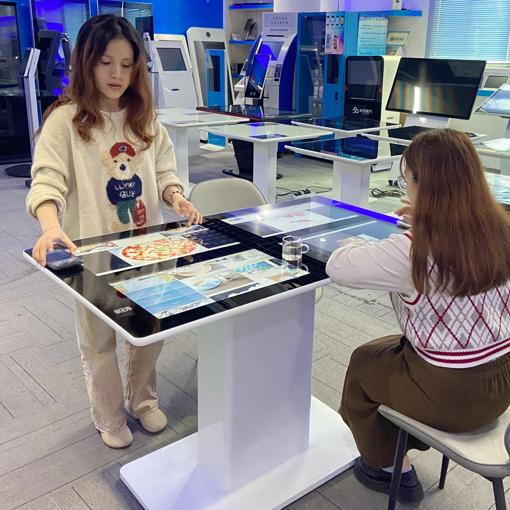 Heatproof Self Service Ordering Smart Touch Table Custom Size Four Screen Waterproof