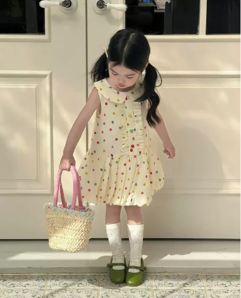 Small and medium-sized children's girls cake skirt summer sweet foreign style 2025 new color dot small flying sleeve dress