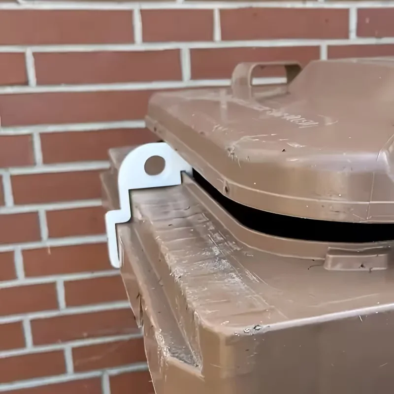 2PCS Trash Can Vent Clip - Pest and Odor Prevention, it improves air circulation, reduces unpleasant odors, and prevents i