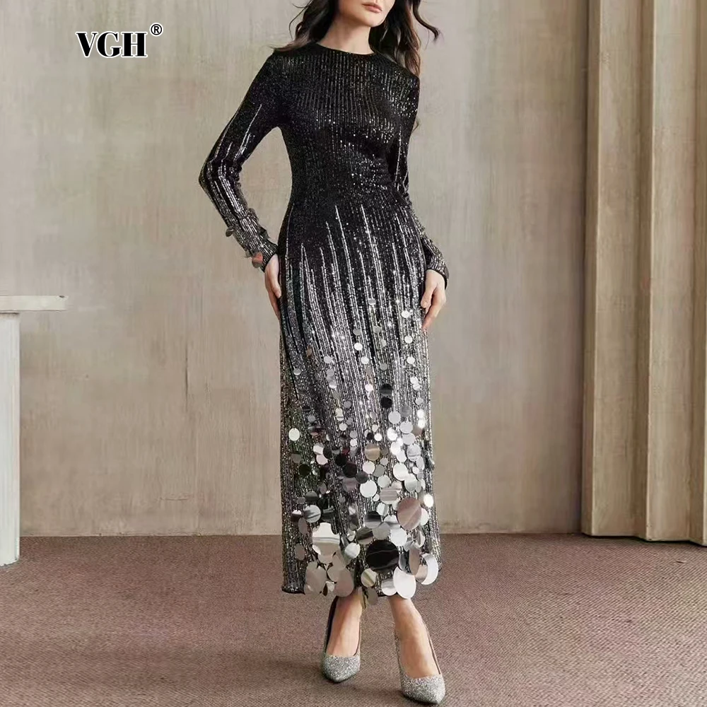 

VGH Elegant Silver Striped Sequin Accent Maxi Dress for Women Slim Large Disc Embellishment A Line Dresses for Luxury Dinners