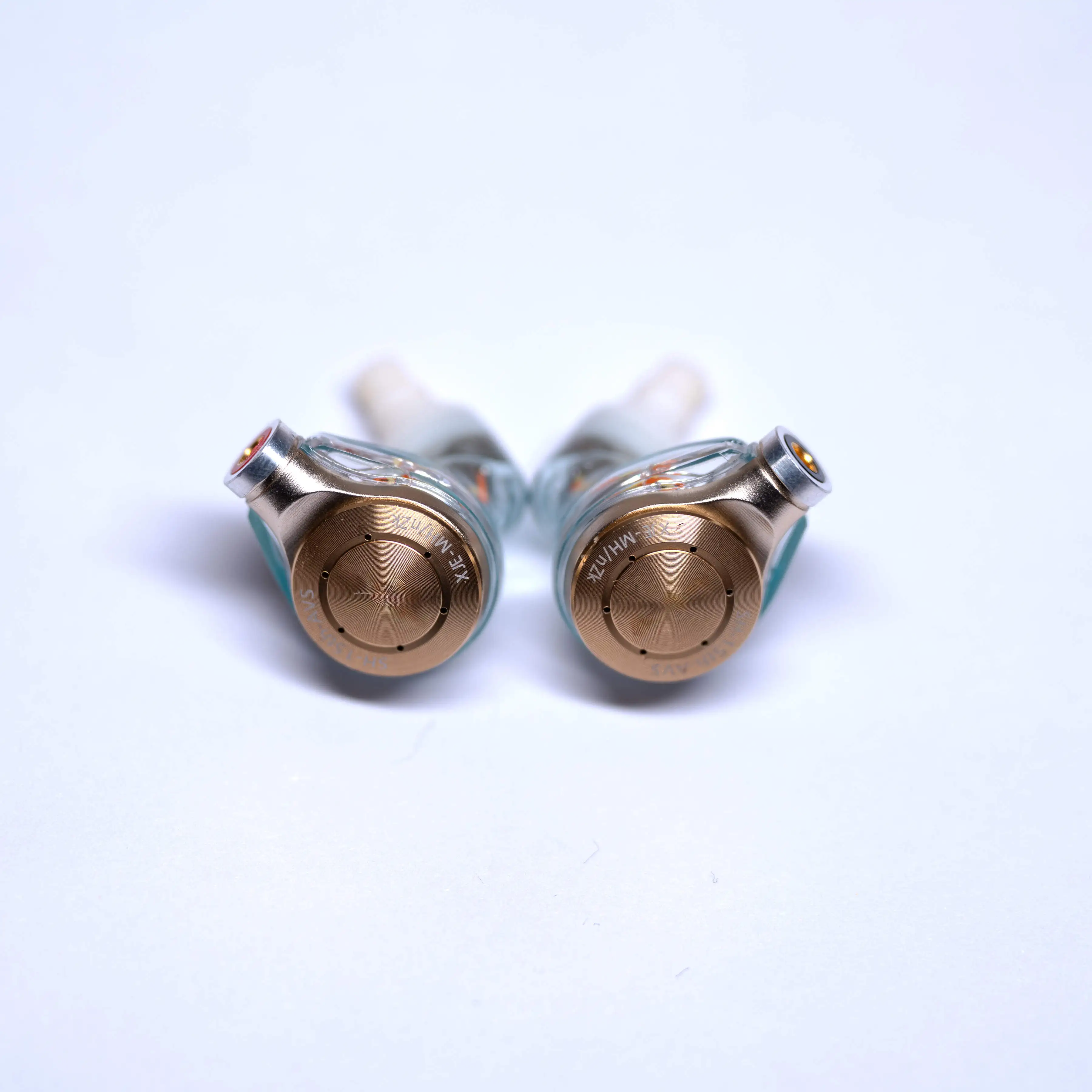 

Beteran JE Sawano Hiroyuki Hifi In-Ear Headphones Music IEM Monitor Audiophiles Stereo Bass Earphones 4.4mm Detachable Cables