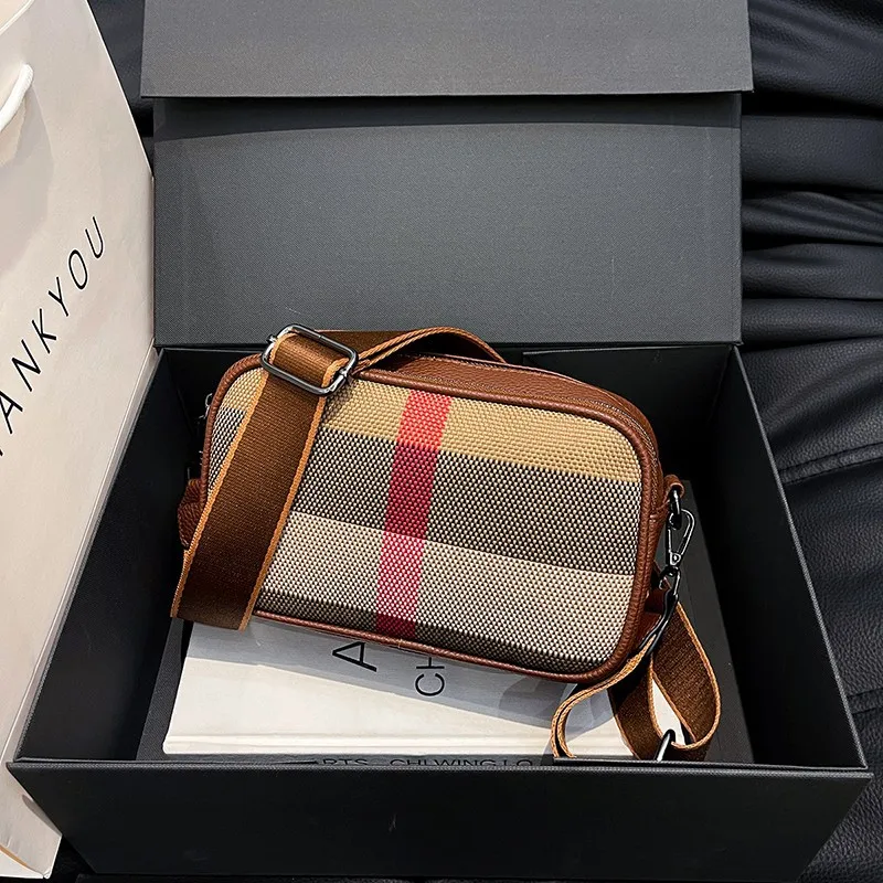 

Свежая и женская клетчатая большая сумка в иностранном стиле — модная, милая портативная модная сумка большой вместимости для ручной переноски